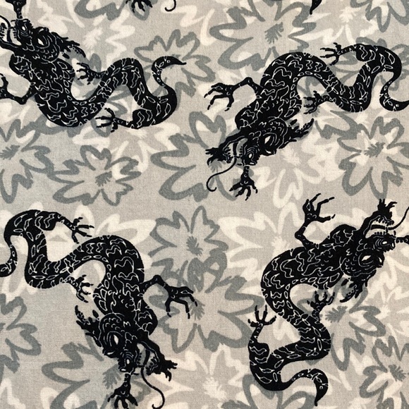 3 yards gray poly/cotton quilting fabric with black dragon pattern - Picture 2 of 3